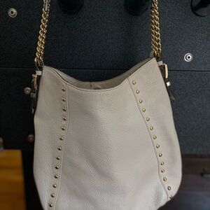 Elegant Cream Leather Shoulder Bag